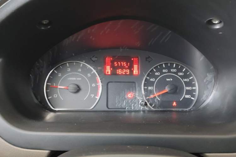Used Wuling Rongguang V 2019 1.5L Window-Sealed Utility Model China VI LAR Instrument Cluster