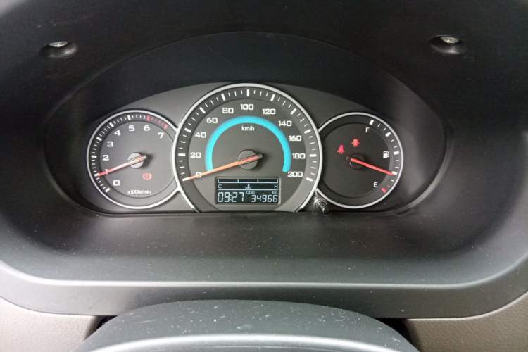 Used Wuling Rongguang V 2019 1.5L Standard Version China VI LAR Instrument Cluster