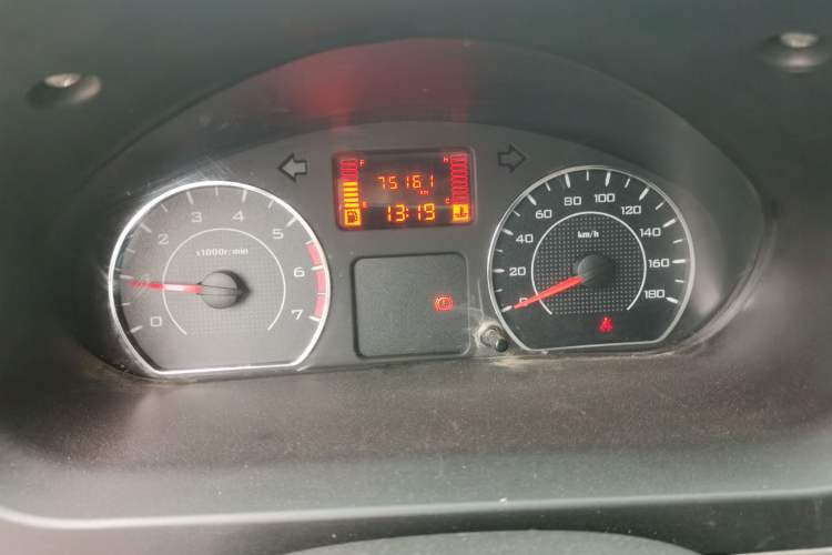 Used Wuling Rongguang V 2019 1.5L Practical Model China VI LAR Instrument Cluster