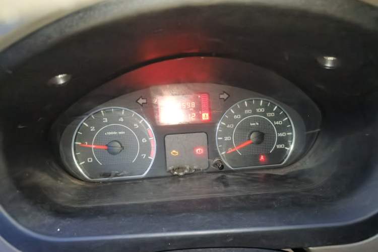 Used Wuling Rongguang V 2019 1.5L Practical Model China VI LAR Instrument Cluster