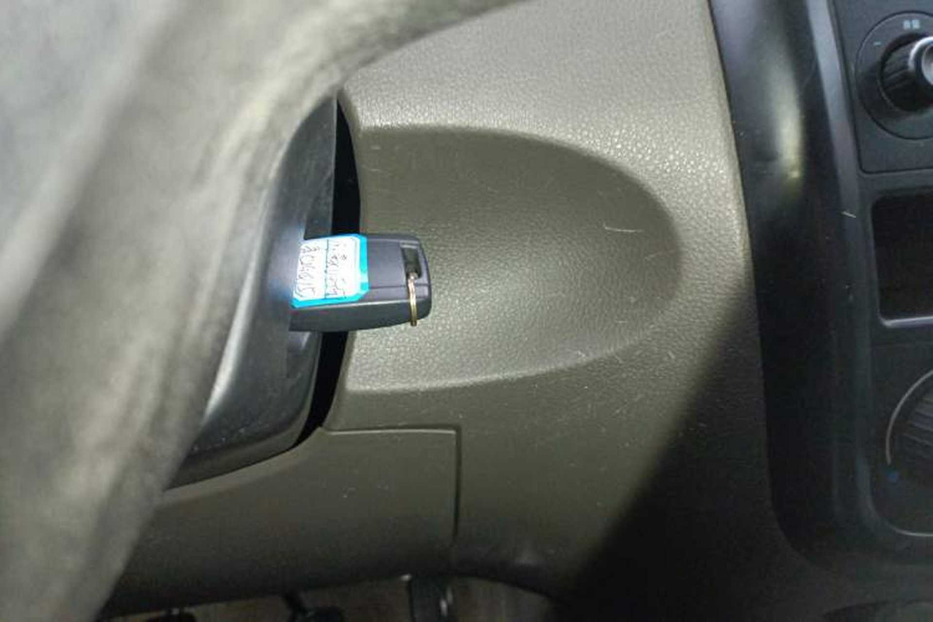 Used Wuling Rongguang V 2019 1.5L Van - Utility Model Interior 1