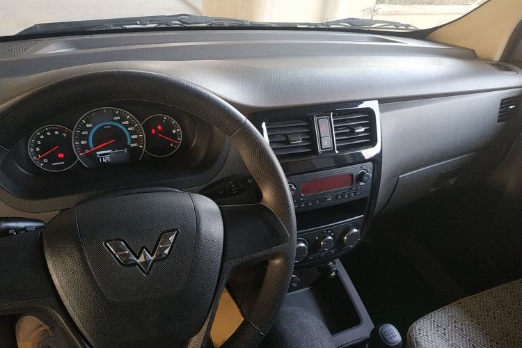 Used Wuling Rongguang V 2019 1.5L Standard Version China VI LAR Interior 2