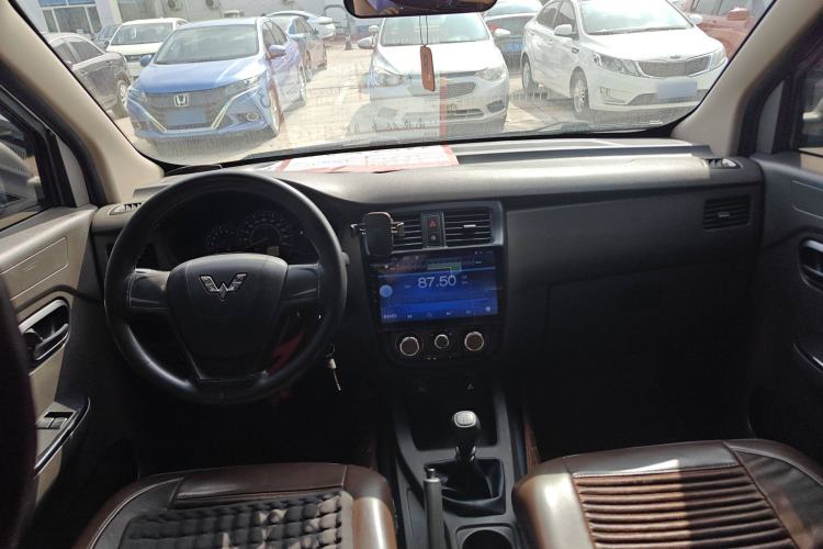 Used Wuling Rongguang V 2019 1.5L Standard Version China VI LAR Interior 3