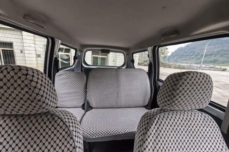 Used Wuling Rongguang V 2019 1.5L Practical Model China VI LAR Interior 4