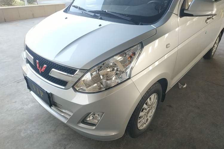 Used Wuling Rongguang V 2019 1.5L Standard Version China VI LAR Left Front Headlight