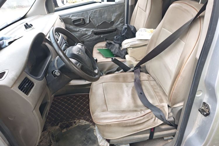 Used Wuling Rongguang V 2019 1.5L Window-Sealed Utility Model China VI LAR Left Front Seat