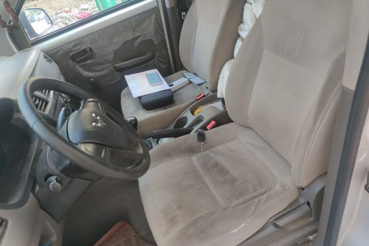 Used Wuling Rongguang V 2019 1.5L Window-Sealed Utility Model China VI LAR Left Front Seat