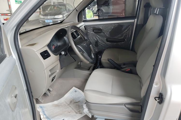 Used Wuling Rongguang V 2019 1.5L Window-Sealed Utility Model China VI LAR Left Front Seat