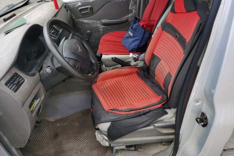 Used Wuling Rongguang V 2019 1.5L Window-Sealed Utility Model China VI LAR Left Front Seat