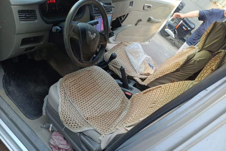 Used Wuling Rongguang V 2019 1.5L Window-Sealed Utility Model China VI LAR Left Front Seat