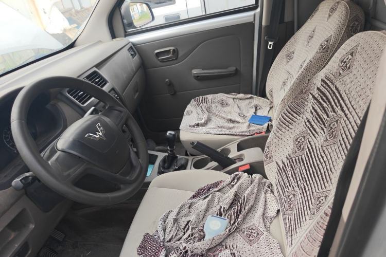 Used Wuling Rongguang V 2019 1.5L Window-Sealed Utility Model China VI LAR Left Front Seat