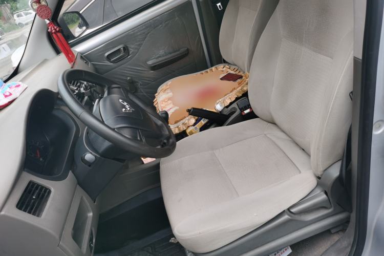 Used Wuling Rongguang V 2019 1.5L Window-Sealed Utility Model China VI LAR Left Front Seat