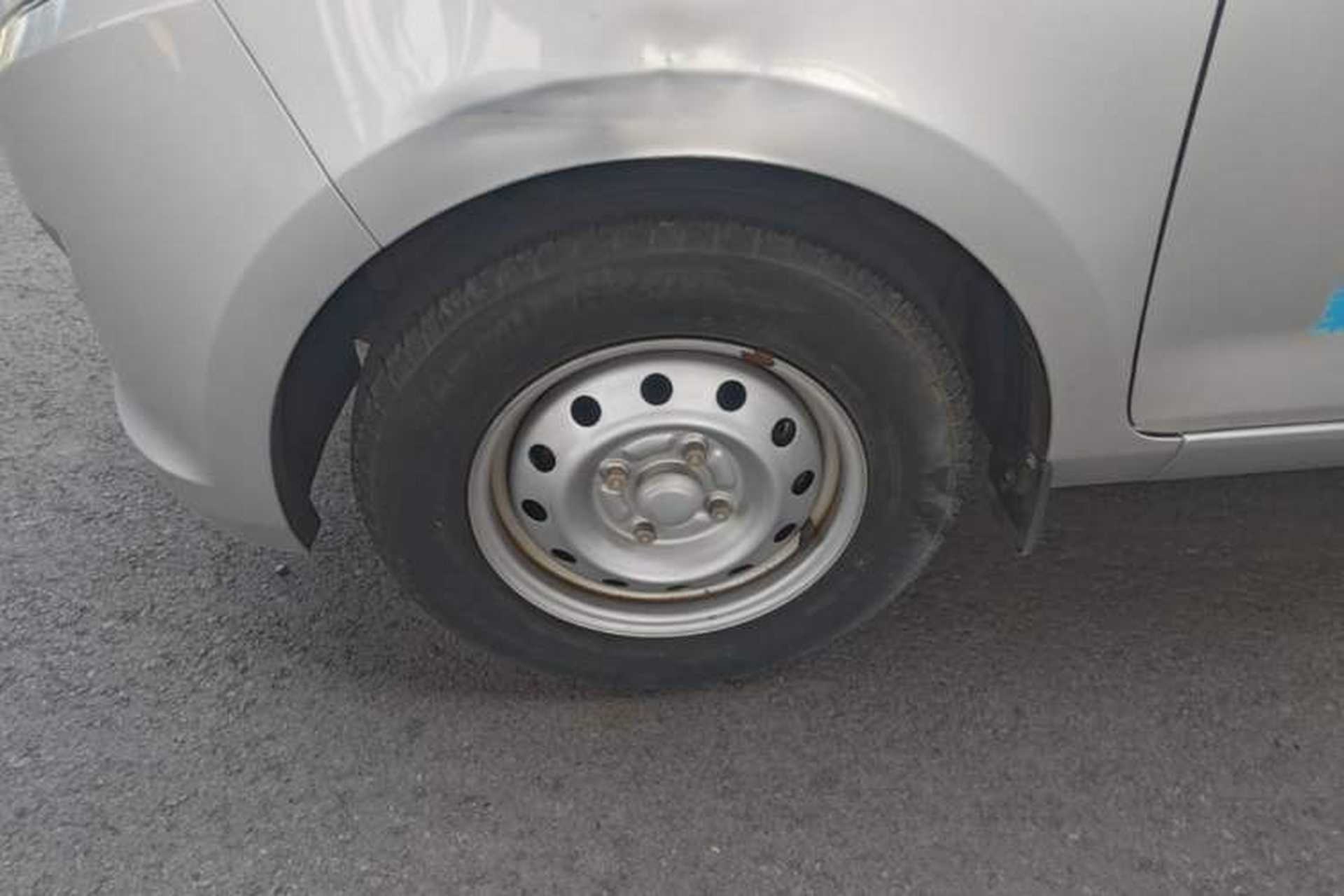Used Wuling Rongguang V 2019 1.5L Window-Sealed Utility Model China VI LAR Left Front Wheel Hub