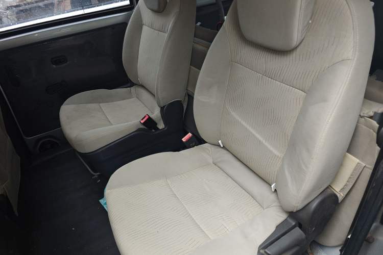 Used Wuling Rongguang V 2019 1.5L Standard Version China VI LAR Left Rear Seat