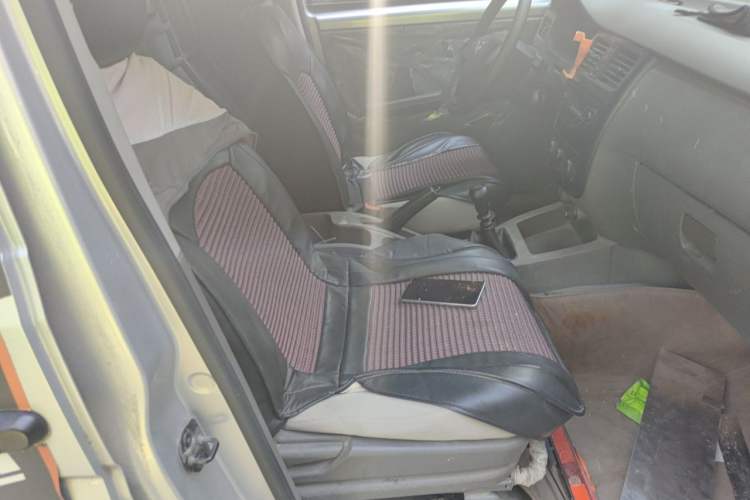 Used Wuling Rongguang V 2019 1.5L Window-Sealed Utility Model China VI LAR Left Rear Seat