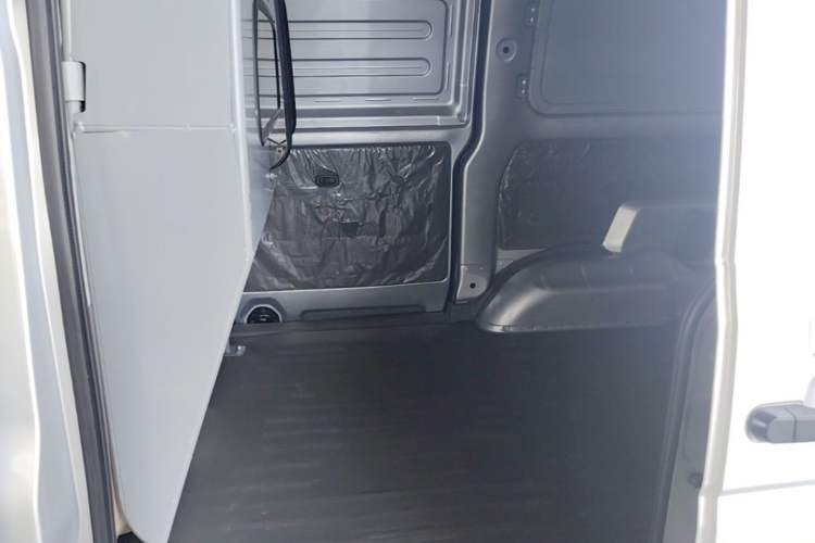 Used Wuling Rongguang V 2019 1.5L Window-Sealed Utility Model China VI LAR Left Rear Seat