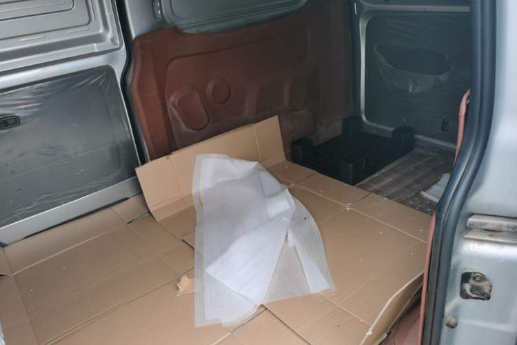 Used Wuling Rongguang V 2019 1.5L Window-Sealed Utility Model China VI LAR Left Rear Seat