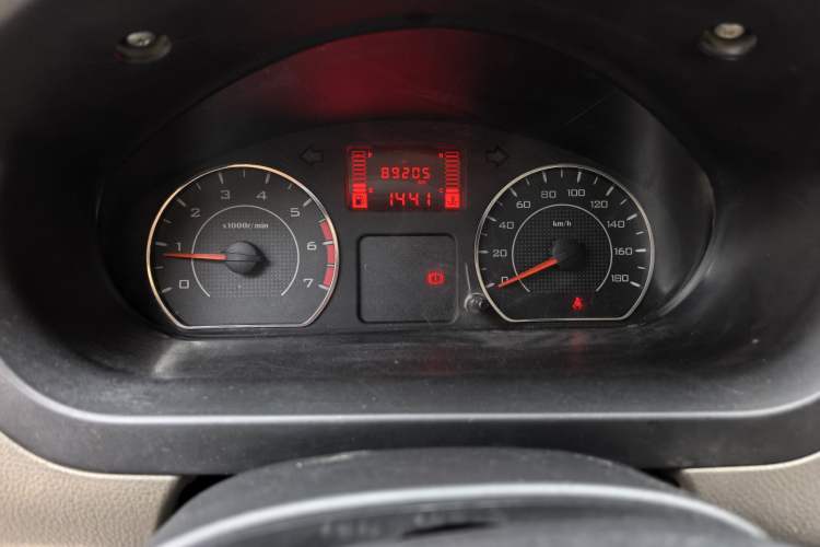Used Wuling Rongguang V 2019 1.5L Practical Model China VI LAR Odometer Close Up