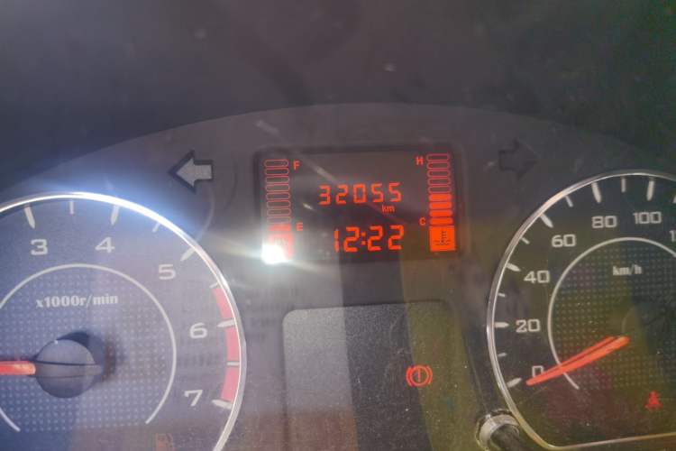 Used Wuling Rongguang V 2019 1.5L Practical Model China VI LAR Odometer Close Up