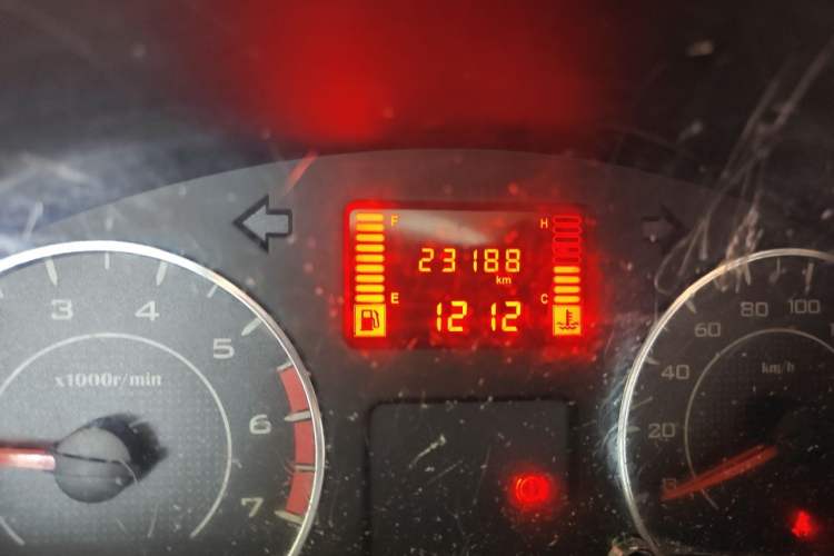 Used Wuling Rongguang V 2019 1.5L Van - Utility Model Odometer Close Up
