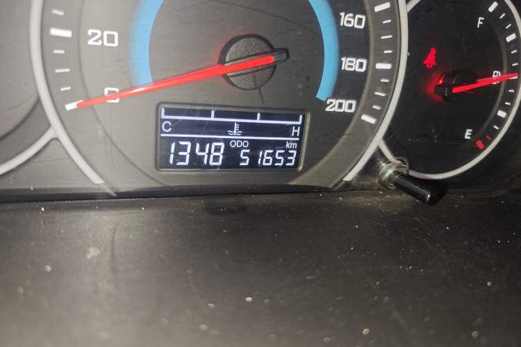 Used Wuling Rongguang V 2019 1.5L Standard Version China VI LAR Odometer Close Up