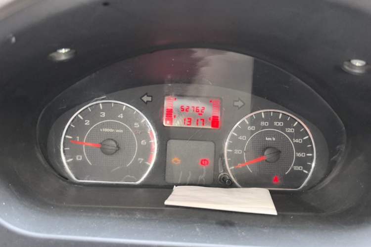 Used Wuling Rongguang V 2019 1.5L Practical Model China VI LAR Odometer Close Up