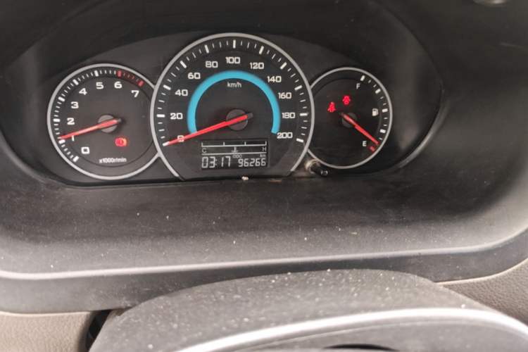 Used Wuling Rongguang V 2019 1.5L Standard Version China VI LAR Odometer Close Up