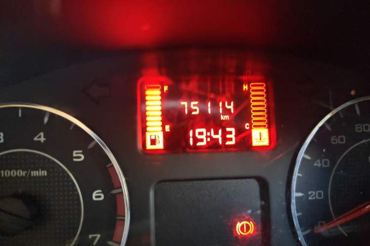 Used Wuling Rongguang V 2019 1.5L Window-Sealed Utility Model China VI LAR Odometer Close Up