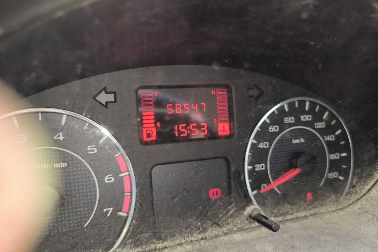 Used Wuling Rongguang V 2019 1.5L Van - Utility Model Odometer Close Up