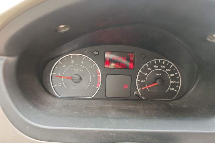 Used Wuling Rongguang V 2019 1.5L Window-Sealed Utility Model China VI LAR Odometer Close Up