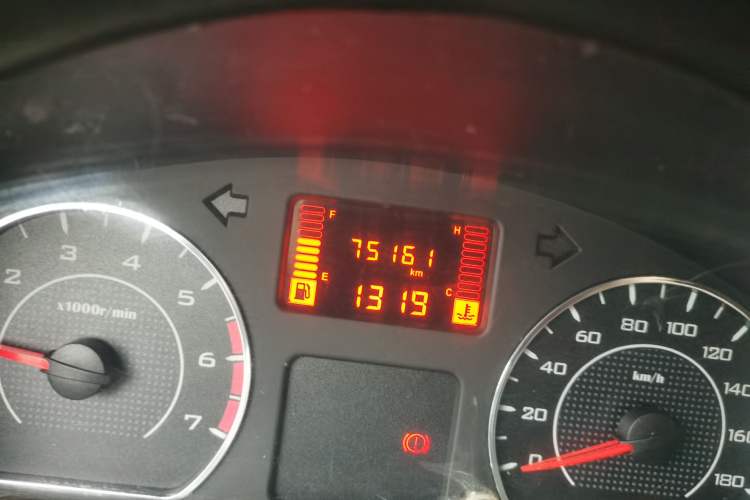Used Wuling Rongguang V 2019 1.5L Practical Model China VI LAR Odometer Close Up