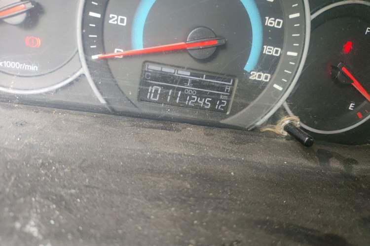 Used Wuling Rongguang V 2019 1.5L Standard Version China VI LAR Odometer Close Up