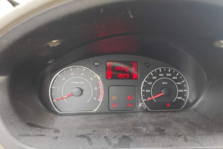 Used Wuling Rongguang V 2019 1.5L Window-Sealed Utility Model China VI LAR Odometer Close Up