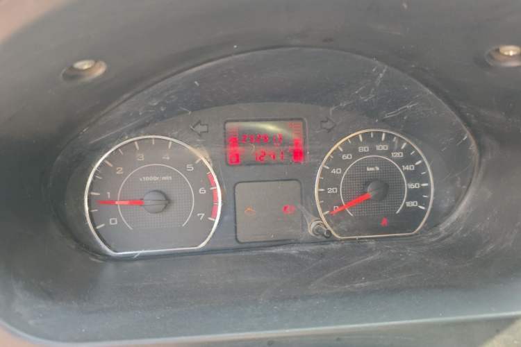 Used Wuling Rongguang V 2019 1.5L Practical Model China VI LAR Odometer Close Up