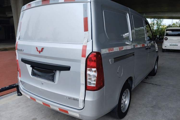Used Wuling Rongguang V 2019 1.5L Window-Sealed Utility Model China VI LAR Rear Right 45 Deg