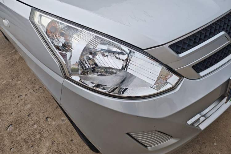 Used Wuling Rongguang V 2019 1.5L Window-Sealed Utility Model China VI LAR Right Front Headlight