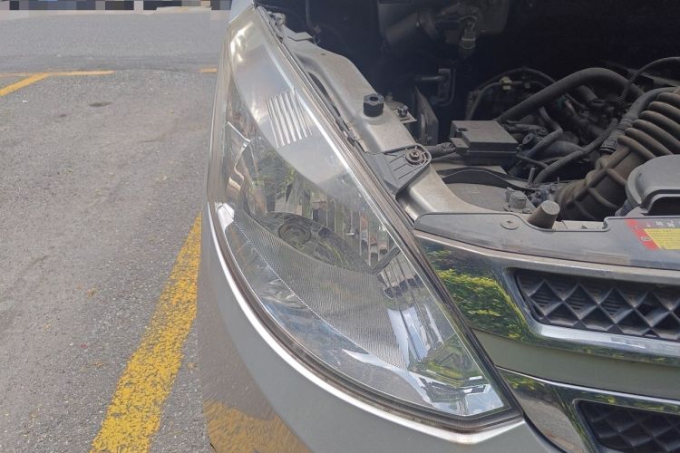 Used Wuling Rongguang V 2019 1.5L Standard Version China VI LAR Right Front Headlight