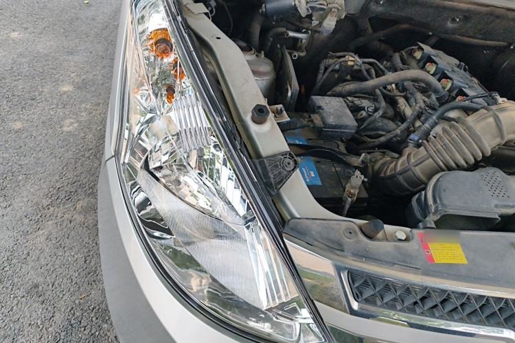 Used Wuling Rongguang V 2019 1.5L Standard Version China VI LAR Right Front Headlight