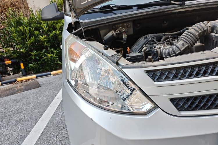 Used Wuling Rongguang V 2019 1.2L Van Utility Model Right Front Headlight