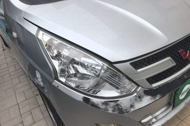 Used Wuling Rongguang V 2019 1.5L Practical Model China VI LAR Right Front Headlight