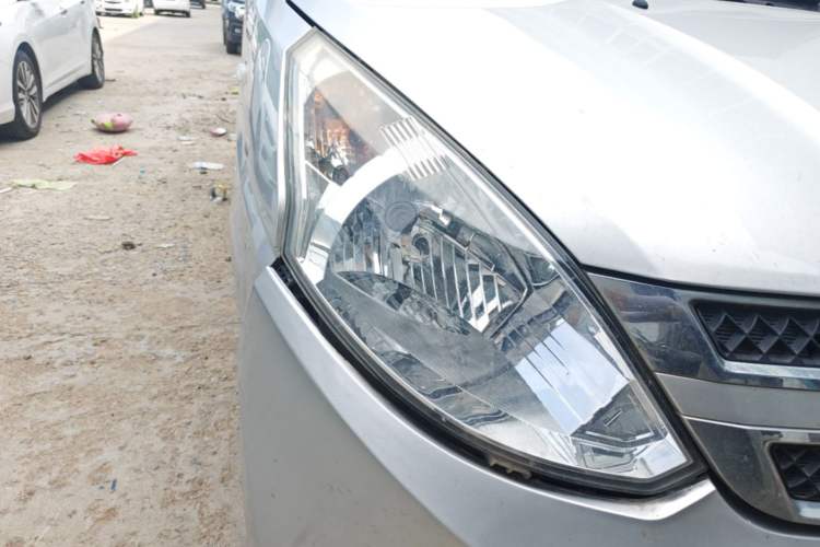 Used Wuling Rongguang V 2019 1.5L Standard Version China VI LAR Right Front Headlight