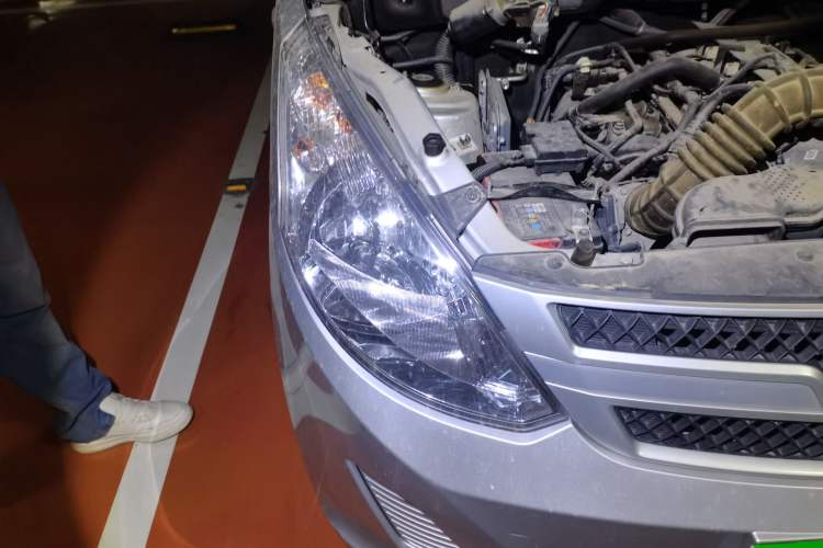 Used Wuling Rongguang V 2019 1.5L Practical Model China VI LAR Right Front Headlight