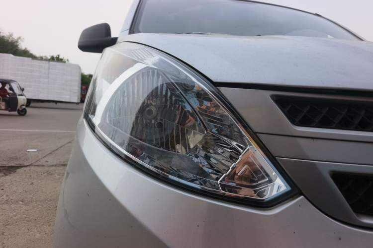 Used Wuling Rongguang V 2019 1.5L Practical Model China VI LAR Right Front Headlight