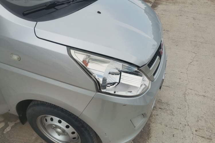 Used Wuling Rongguang V 2019 1.5L Window-Sealed Utility Model China VI LAR Right Front Headlight