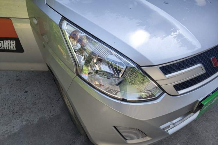 Used Wuling Rongguang V 2019 1.5L Window-Sealed Utility Model China VI LAR Right Front Headlight