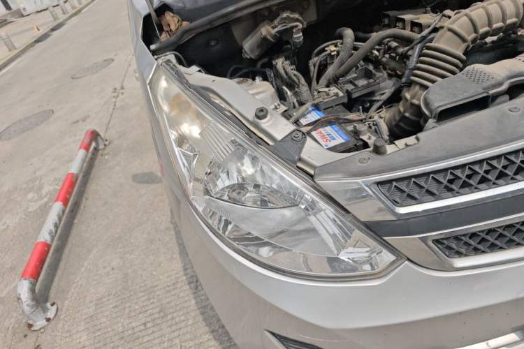 Used Wuling Rongguang V 2019 1.5L Window-Sealed Utility Model China VI LAR Right Front Headlight