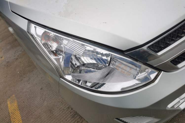 Used Wuling Rongguang V 2019 1.5L Practical Model China VI LAR Right Front Headlight