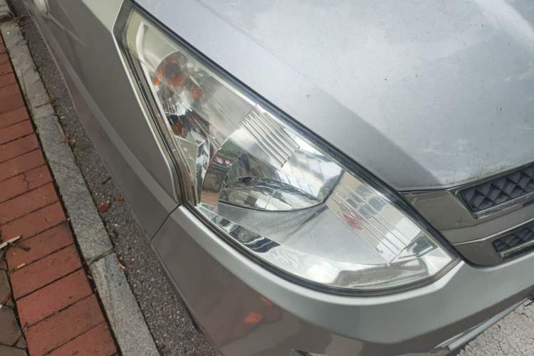 Used Wuling Rongguang V 2019 1.5L Standard Version China VI LAR Right Front Headlight