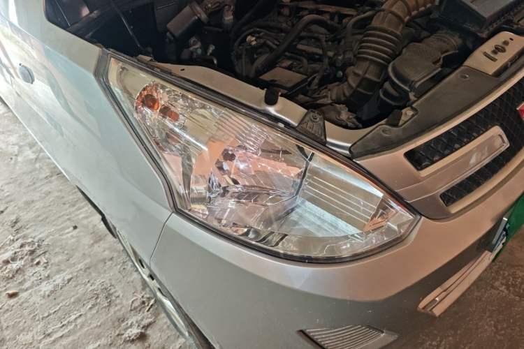 Used Wuling Rongguang V 2019 1.5L Practical Model China VI LAR Right Front Headlight