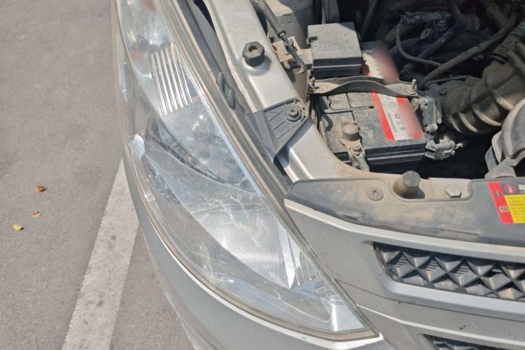 Used Wuling Rongguang V 2019 1.5L Practical Model China VI LAR Right Front Headlight
